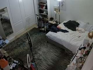 voyeurcam hornyhostel 02